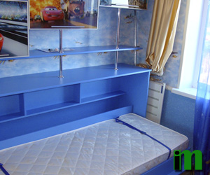 Горизонтальная шкаф-кровать в детской комнате